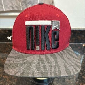 Nike Snapback Hat Red Black Logo Gray Black Camo Brim Adjustable Cap Y2K